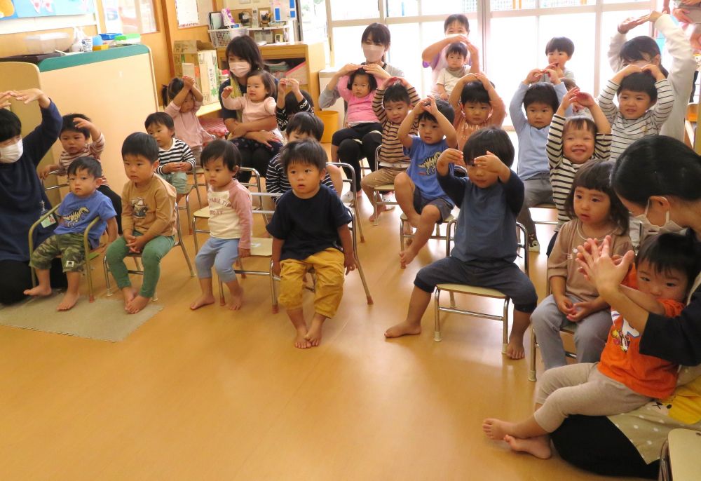 👮‍♀️「信号の青は？」
👦👧「まる～！！」