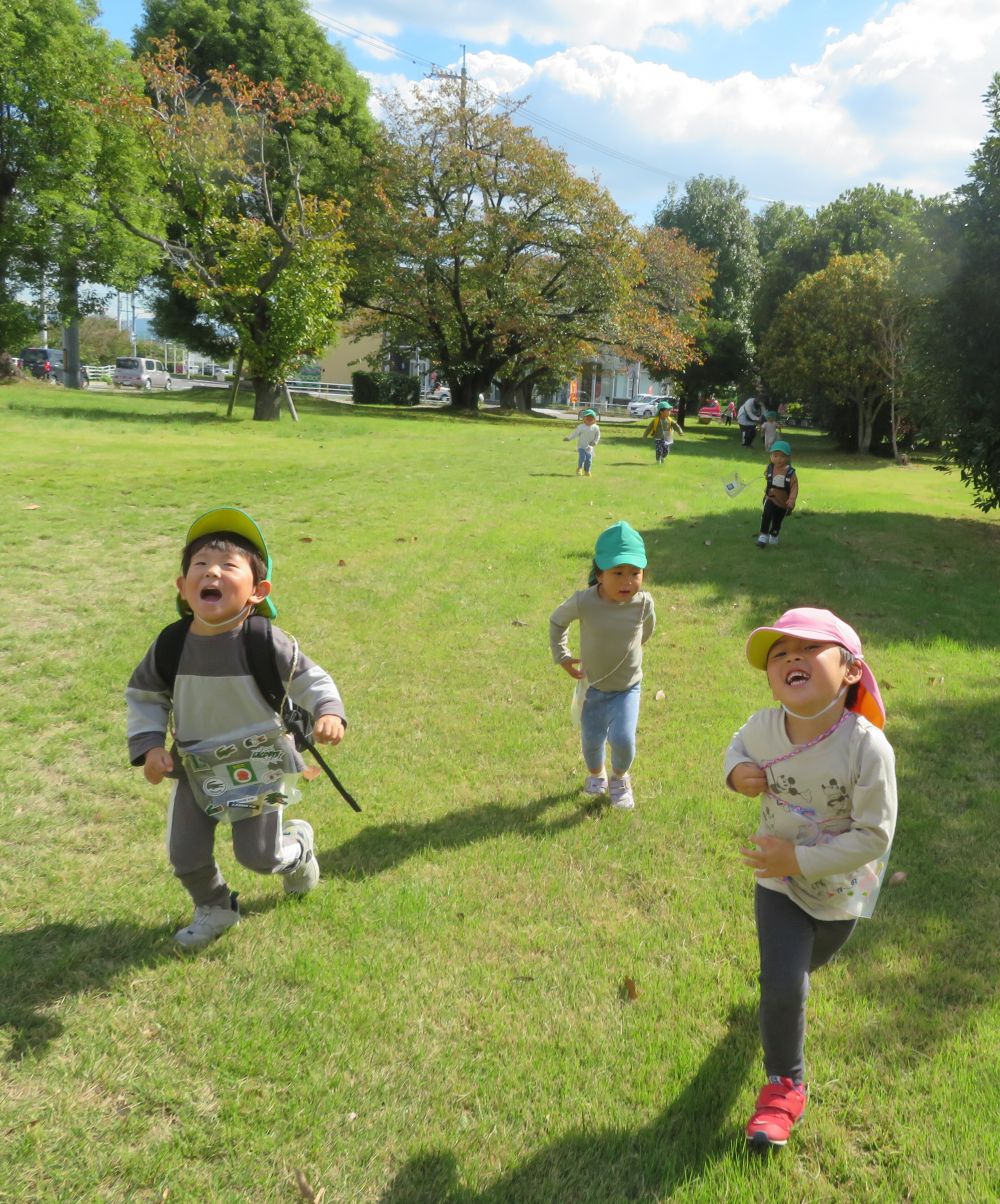 公園につくと
　お決まりのダッシュ🏃💨