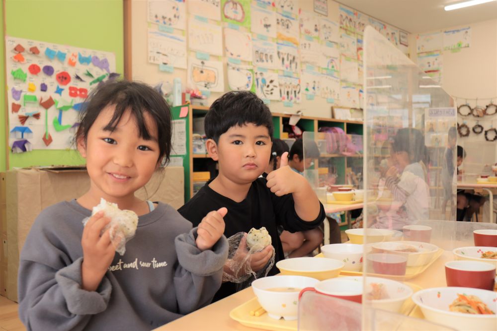 味はバッチリ！
みんなで食べると美味しさ１００倍

Ａちゃん、さっきのウインクよりも自然な笑顔です（笑）