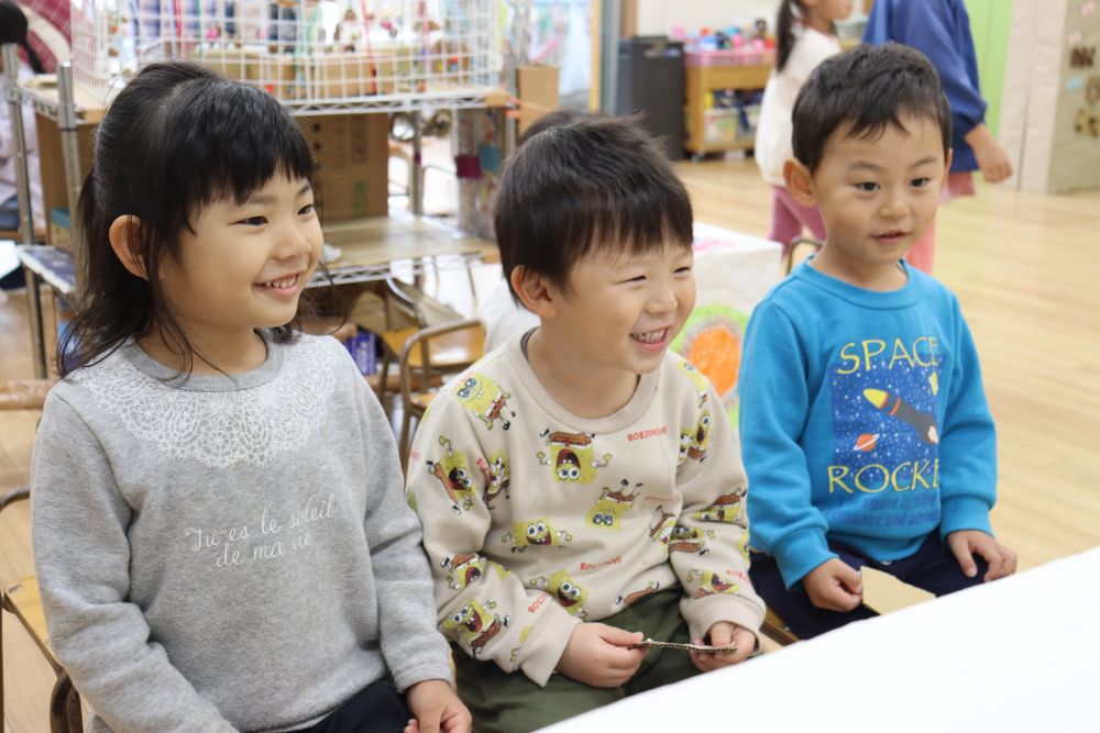 お話も楽しいのですが、話が進んでいくにつれて変化する子どもの表情の方も気になります（笑）