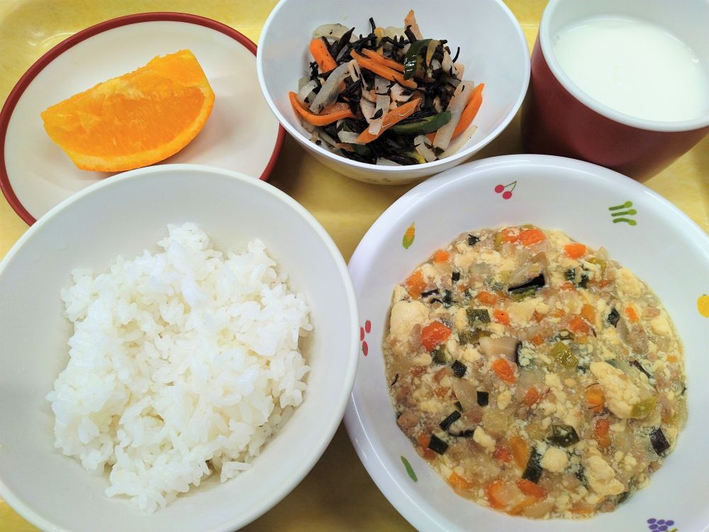 ご飯

マーボー豆腐

ひじきマリネ

オレンジ

牛乳