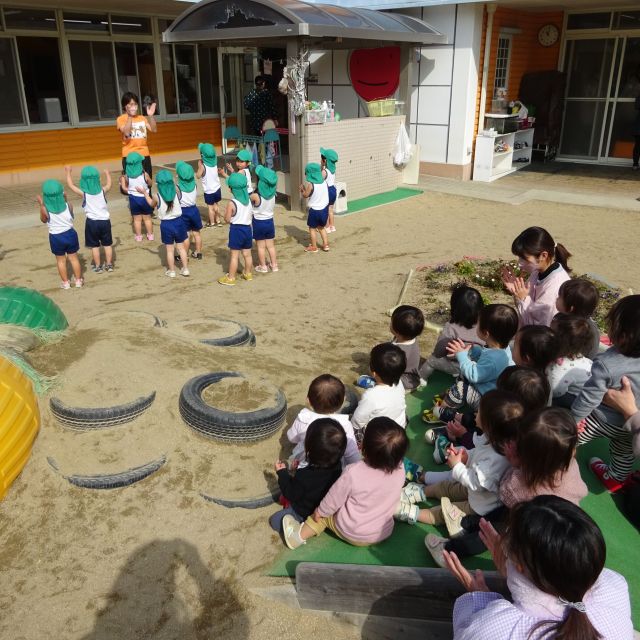 小さな応援隊　　～０歳児　ウサギ組～