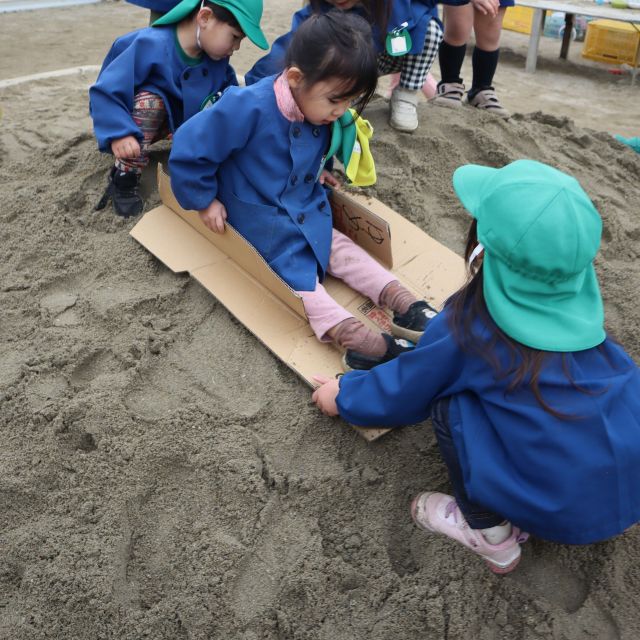 ＊　２歳児   　砂山で遊ぼう③　＊