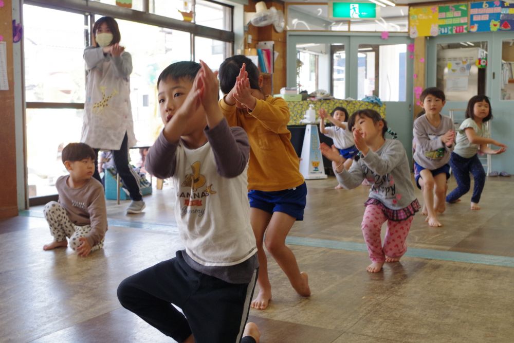 今月末は、キリン組さん最初の行事、みなと祭り♪

えぇじゃん！を踊り始めたキリン組✨

ポーズやかけ声にちょっぴり恥ずかしくなりながらも、元気な声を聴かせてくれます！