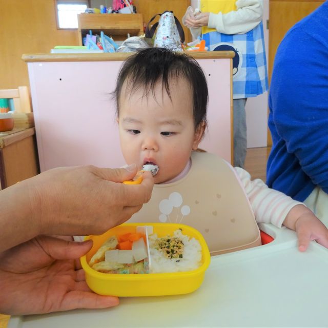 お弁当の日♪　　～０歳児　ウサギ組～