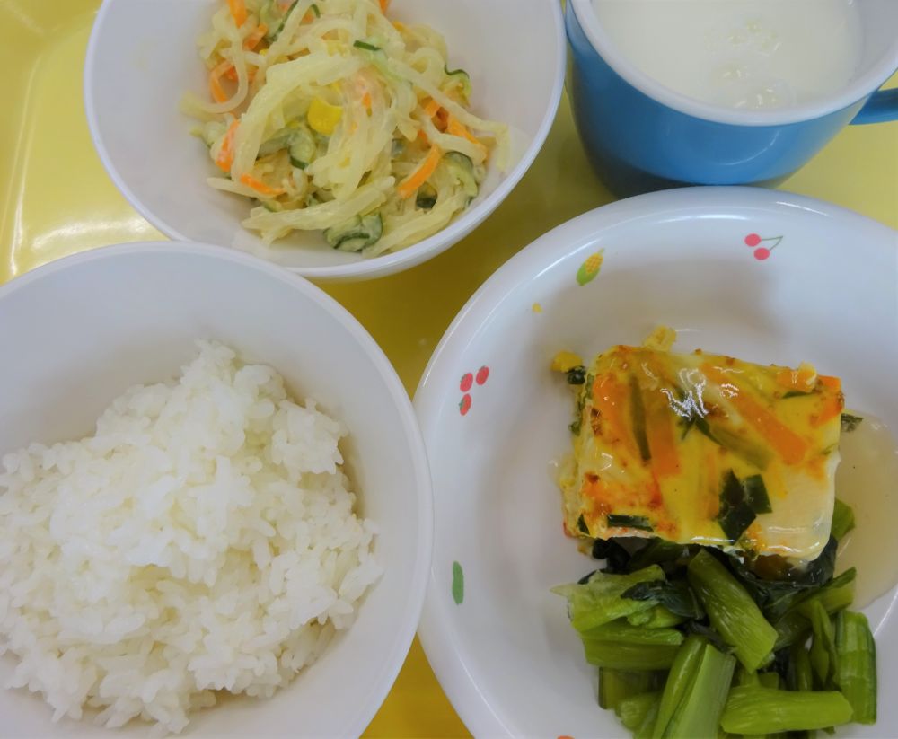 ご飯

カニ玉風

ゆで野菜（小松菜）

春雨サラダ

牛乳
