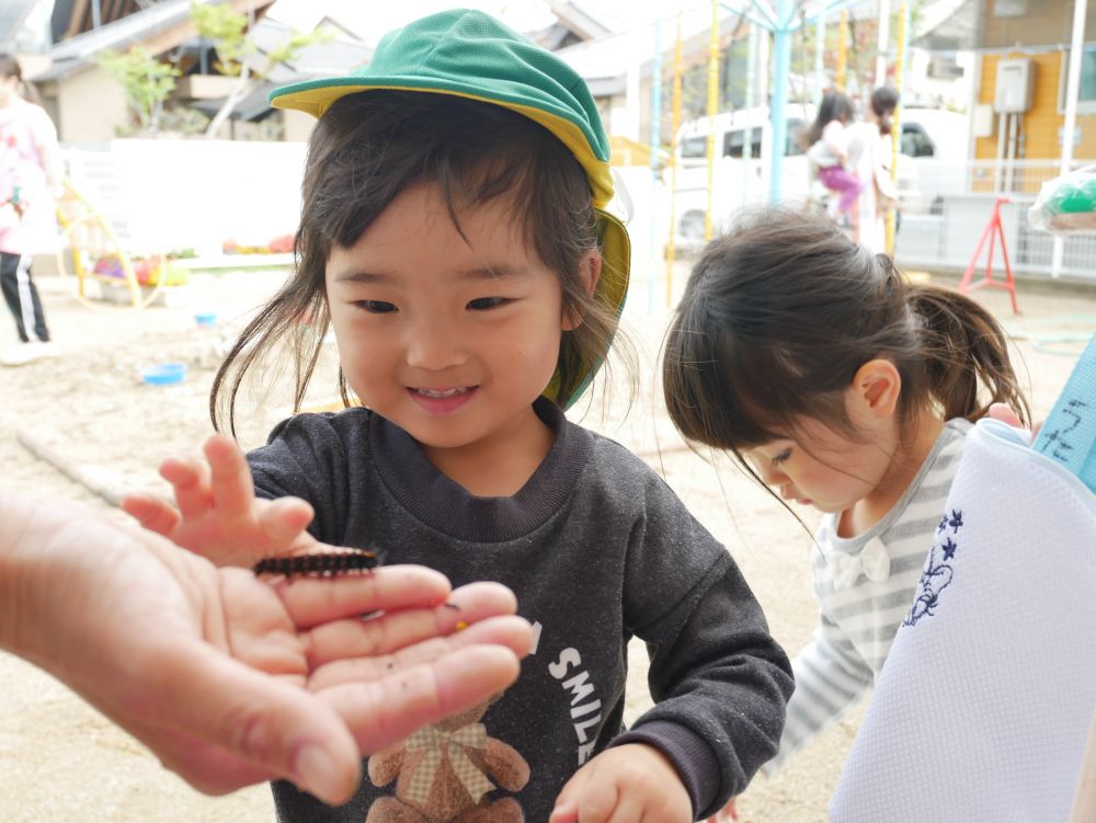 触ってみたい・・・
そーっと触れるSちゃん
『やわらかい♡気持ちいい』
感触を楽しみます