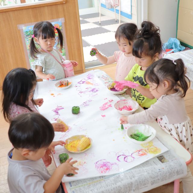 ＊　2歳児　野菜スタンプ②　＊