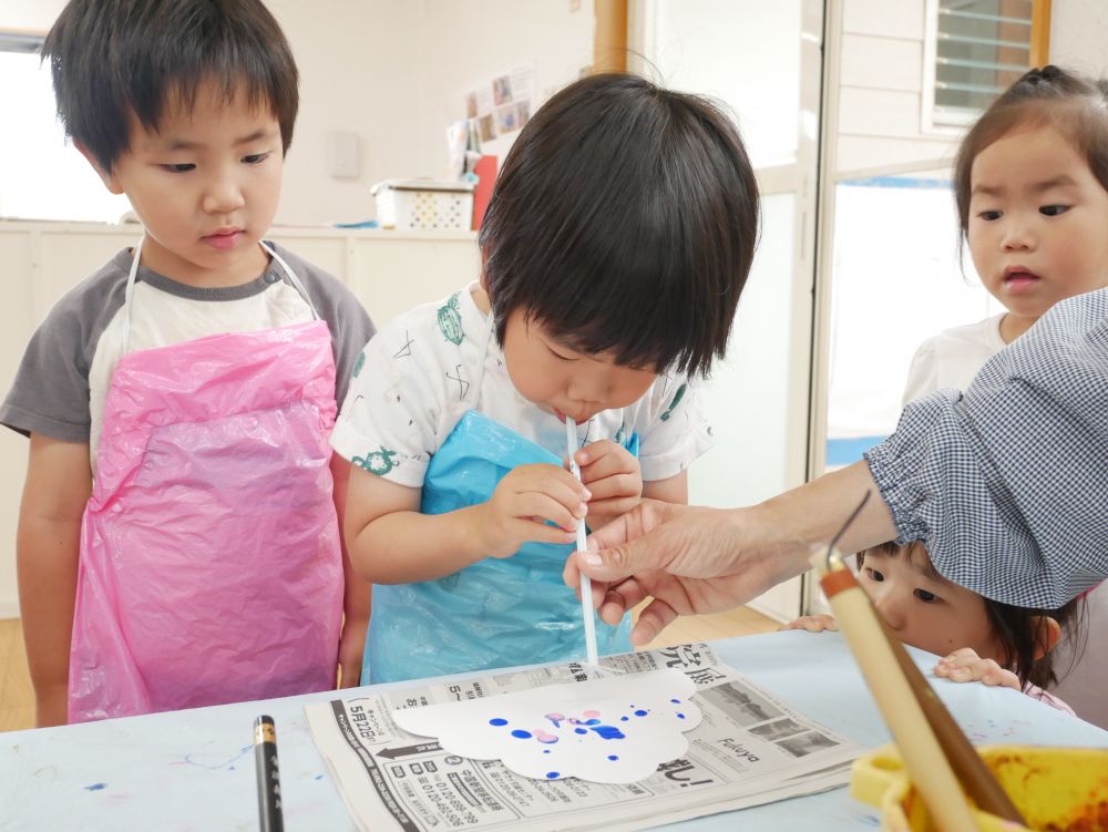 『僕は青が好きだから青の絵の具にする』
『青のかき氷食べたいな～』
かき氷をイメージしながら♡