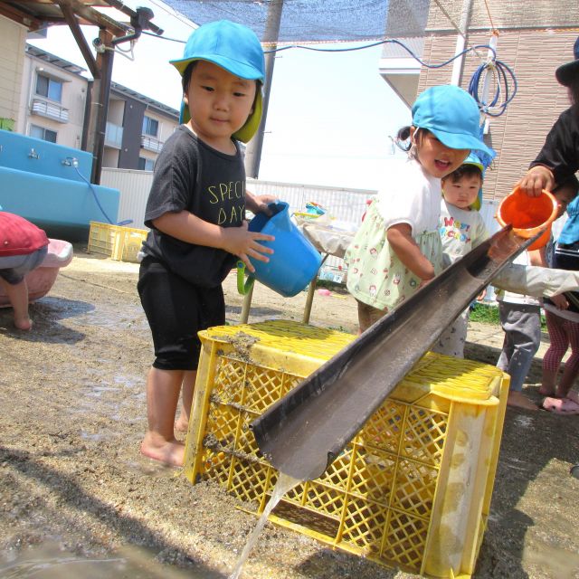 ＊　２歳児　水遊び②　＊