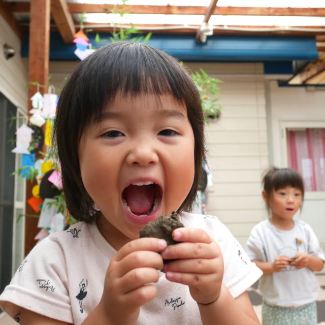 ＊　３歳児　どろんこ遊び②　＊