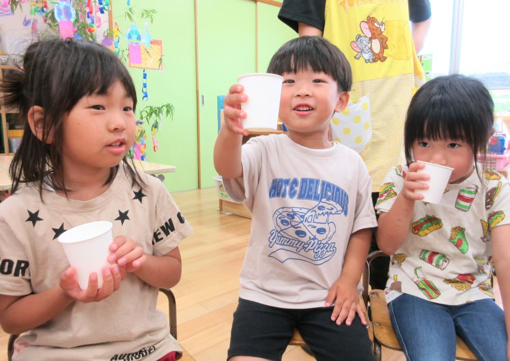 「もう一回飲みたい！」
おかわりをおねだりする子がたくさん♡

自分たちで作ったからこそ、よりおいしいね♡
