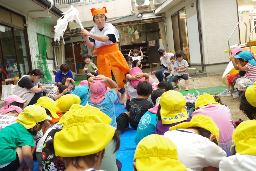 最後は、今年の夏もい～っぱいプール遊びを楽しめるようにみんなでお祈りをしました！！

プールに入るの楽しみだね！