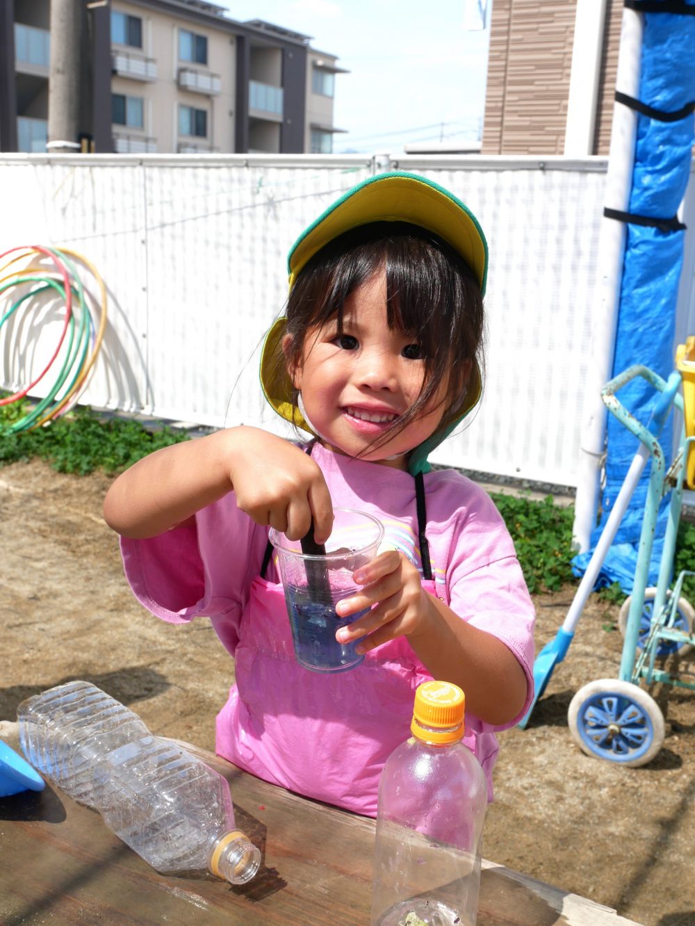 『ブルーベリージュースです♡どうぞ』
『ママにも飲んでもらいたいな～』

保育参加の日は・・・
いつもと違う雰囲気に少し緊張したり
とまどったり・・・普段通りにはいかないかもしれませんが
ありのままの子どもたちの姿を受け止めてあげてくださいね♡

