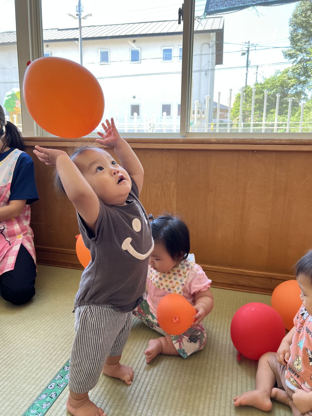 思いっきりポーンと投げるHくん
どこまでとぶかな？？