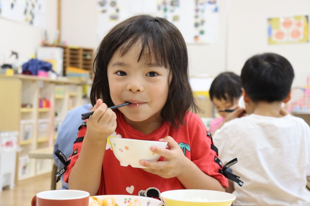 次の日サラダとして給食に登場
自分達で育てて収穫した野菜はどうでしょうか？