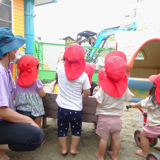 ＊　１歳児　興味津々☆ショベルカー　＊