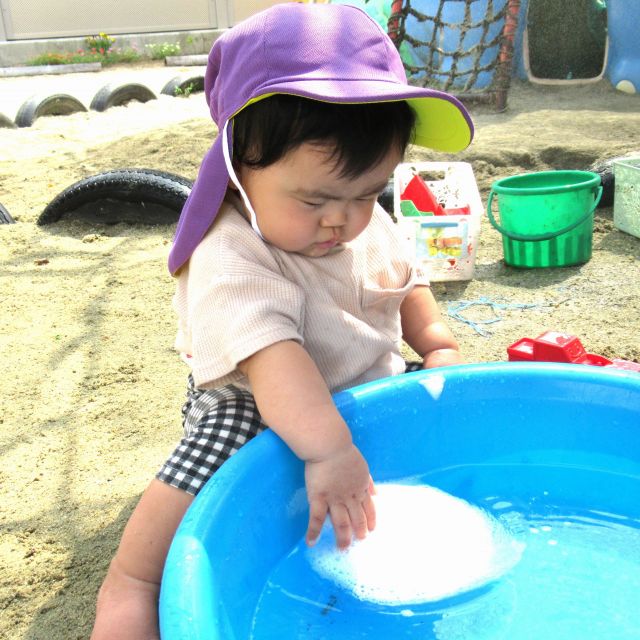 ＊　0歳児　泡遊び　＊