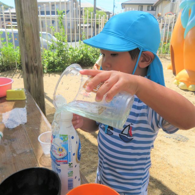 夏のあそび②　～2歳児　クマ組～