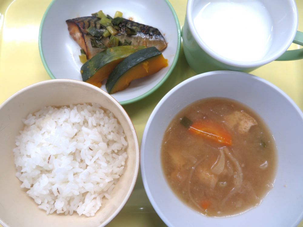 麦ご飯

さばの香味焼き

蒸しかぼちゃ

切干大根と里芋のみそ汁

牛乳