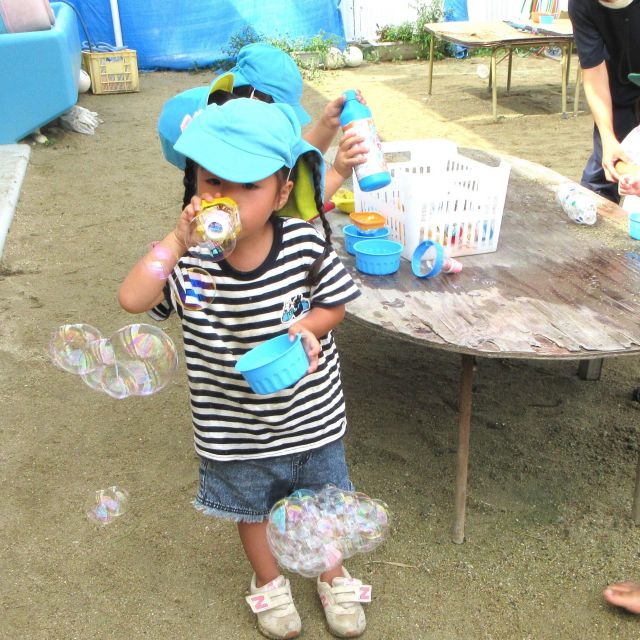 ＊　２歳児   　しゃぼん玉遊び　＊