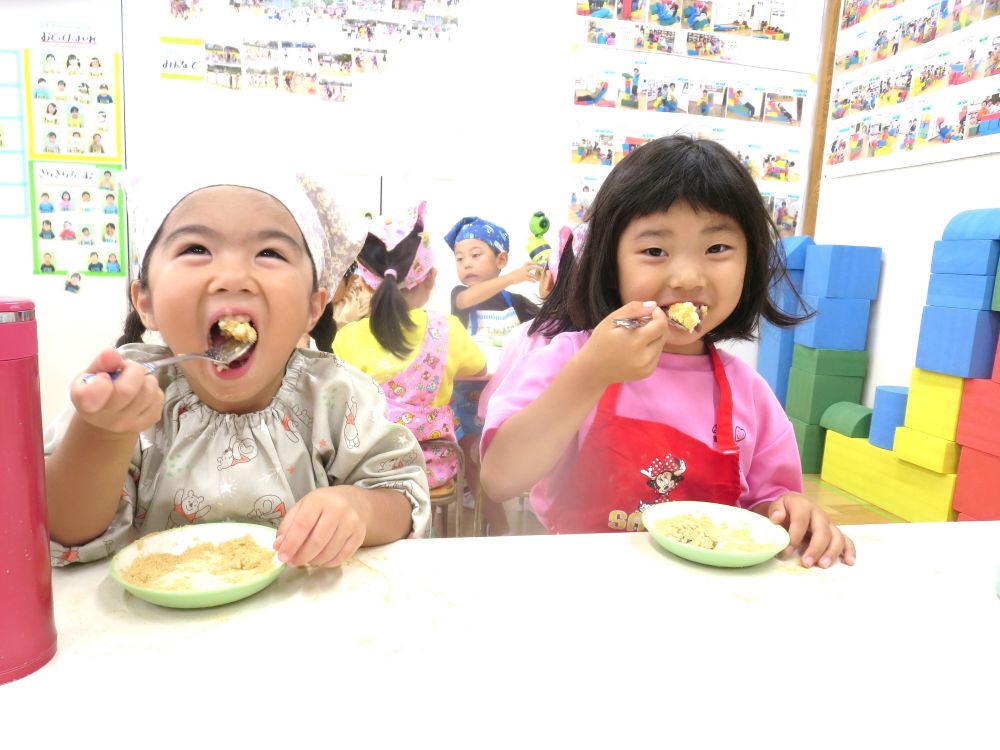 いざ、実食！
自分で作ったおやつは、いつも以上にさらにおいしいね♪