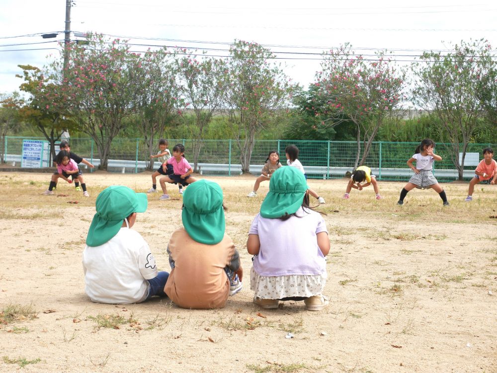 『すご～い！！』
『かっこいいね♡』
(大きくなったらソーラン節踊るのかな・・・？)
数年後にはきっと　いいえ・・・必ず！！！
立派なお兄ちゃんお姉ちゃんになっているよ♡
みんなで笑って　喧嘩して　泣いて・・・
日々強く　逞しく！！
