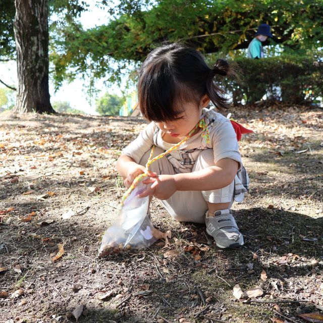 ＊　１歳児　秋を感じたよ！③　＊