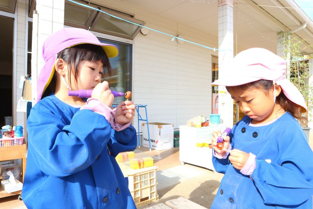 「なんか面白そうやってみたい」
「作ってみよう！」
友達の遊びから刺激を受けやってみる姿♡