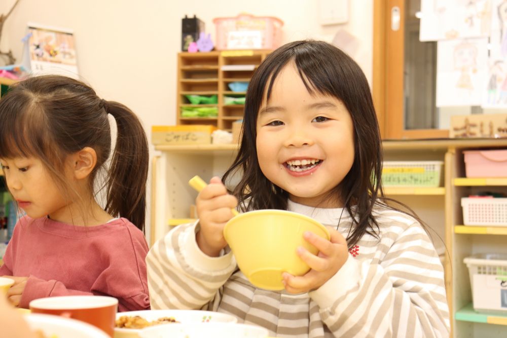 野菜もご飯もモリモリ食べます
美味しそうに食べている姿を見るだけでなんだか幸せな気持ちになれます