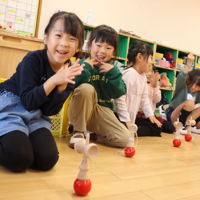 ＊　５歳児　けん玉キングが来たよ　＊