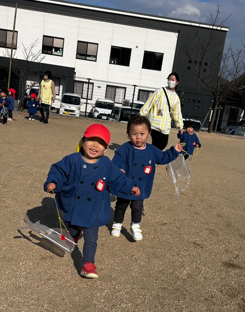 思い切り走って、
先生のとこまで走ってきてくれました♡

保育園の園庭とは違って、
広いので、思い切り走る姿が見られました！