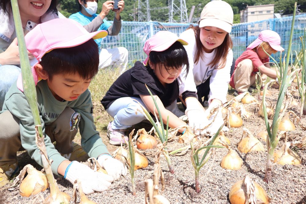 子どもたちの様子を見守りつつ
すかさず手を貸して下さるおうちの方に
心強さを感じました

