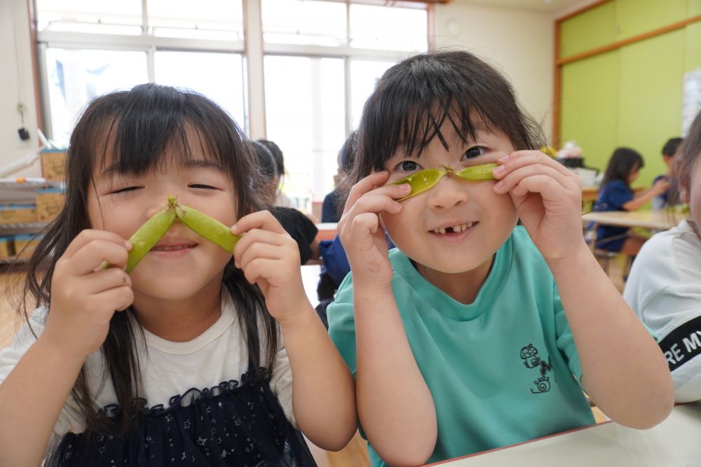 豆を取った後の皮で
「おひげ~~~!」