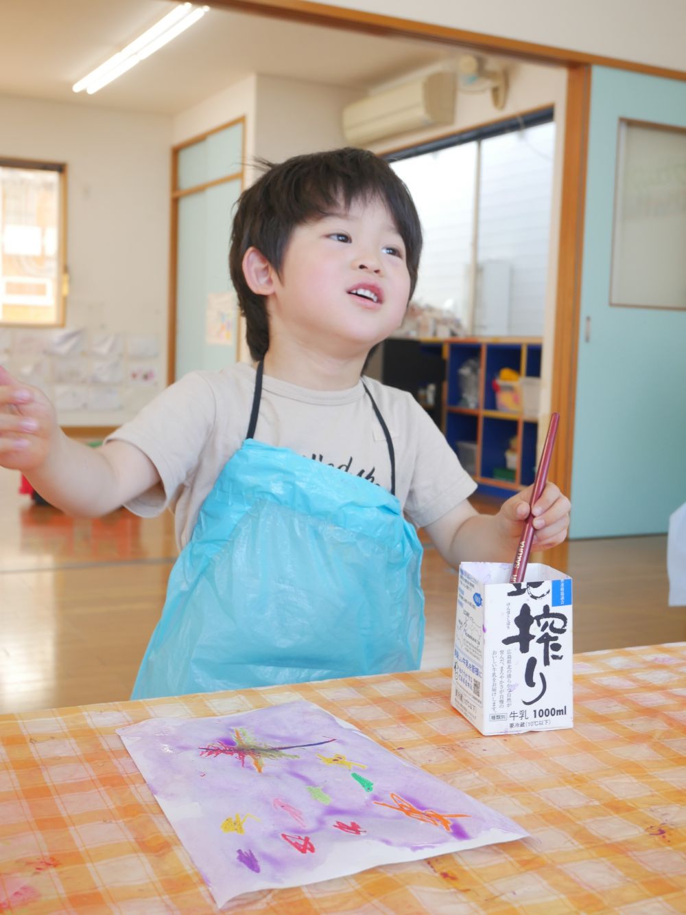 ♪ミックスジュースミックスジュース♪
毎日歌っている【ぼくのミックスジュース】の歌に合わせて
ノリノリなYくんでした