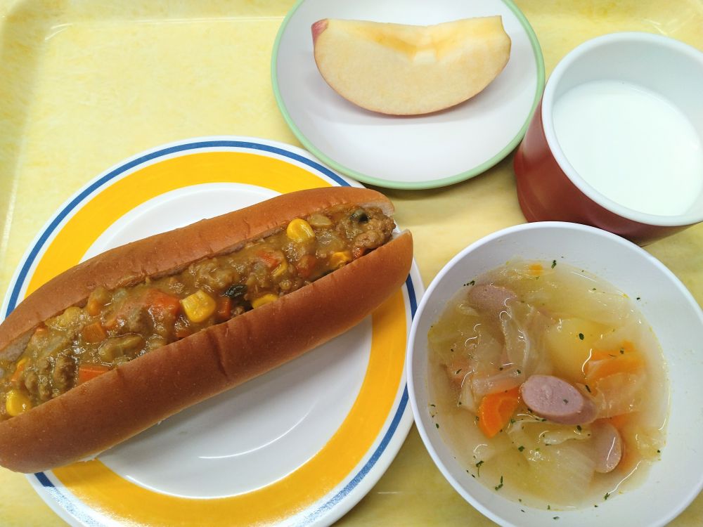 キーマカレーサンド

ポトフ

りんご

牛乳