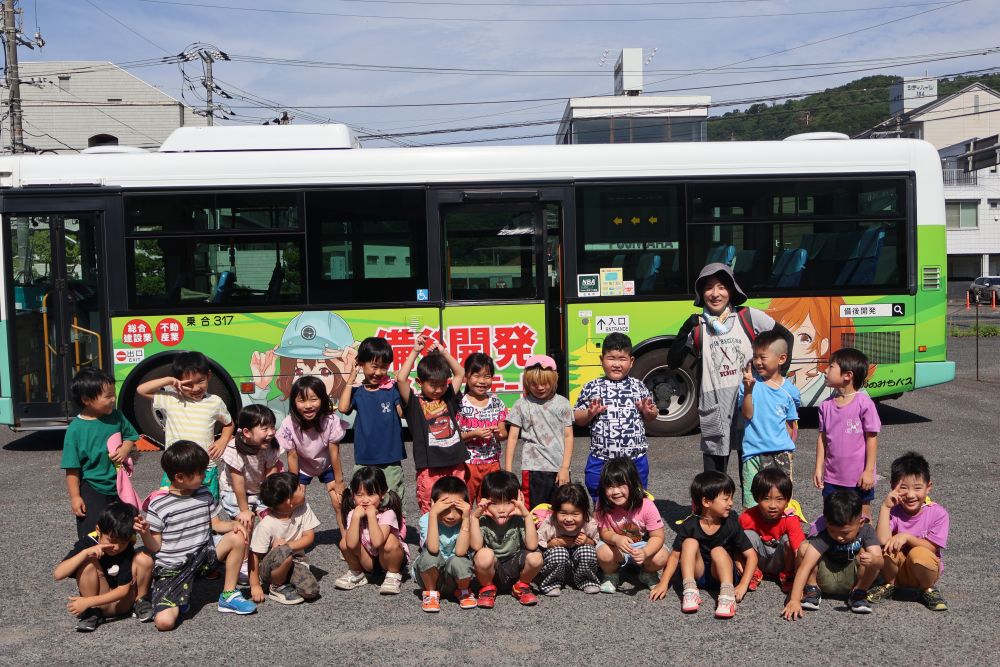 
楽しみにしていたラッピングバス！
キリン組さんにとっては
田植え以来のバス！

「どこまでのせてもらう？」
とワクワクが止まりません♡
