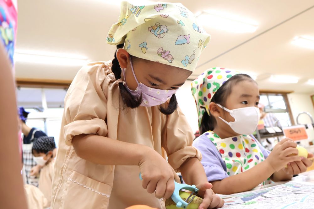 どこを持つといいか
考えたり・・ 教えてもらったり・・
1つ1つ体験を通して学んでいます