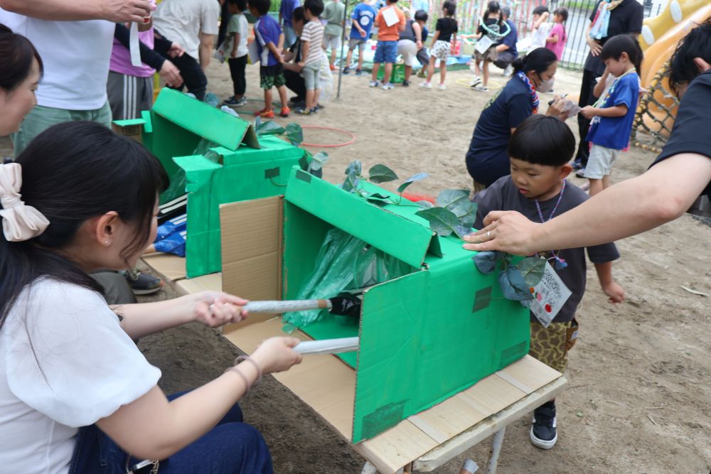 よーくみて、集中して・・・・

トカゲだって負けたくない！！
真剣勝負だ～！！
