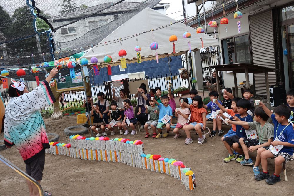 楽しいゲームの合間に
ちょっとひと休み ！ ！

まずはキリン組さんで作った
梅ジュースで　かんぱーーい☆！
