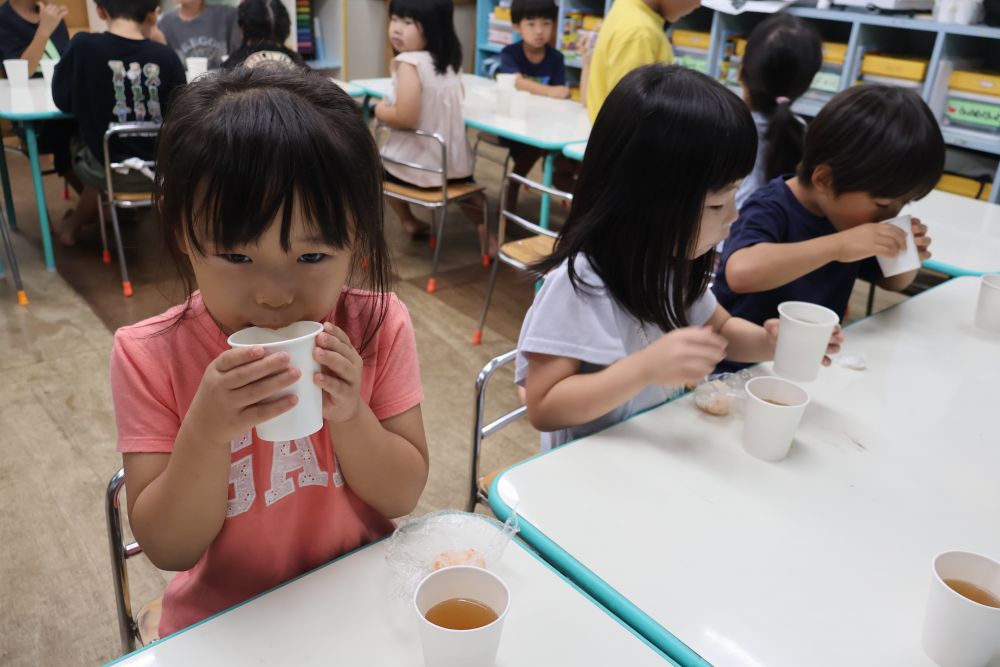 
Uちゃん：「はあ〜、しみわたるわ～♡」
とみそ汁を飲んで一言 ！ ！
