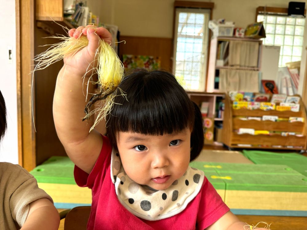 中から出てきた、もじゃもじゃの部分を手に取ると…

「かみのけ！」

髪の毛みたいに見えたんだね💁🏻‍♀️✨
