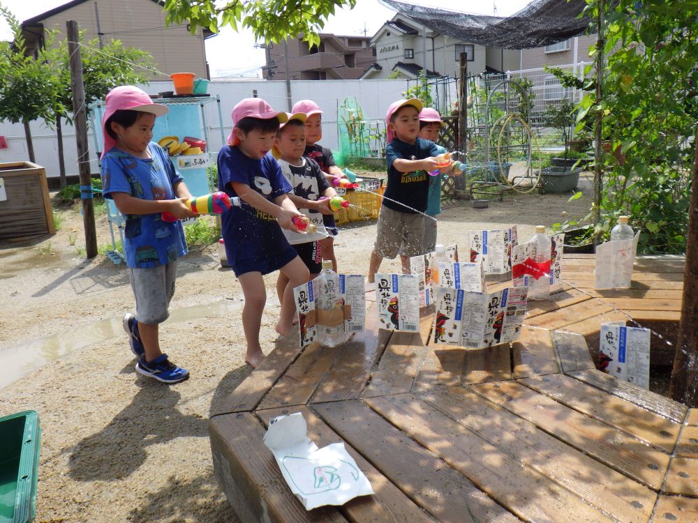 こわれない水でっぽう
倒れる的、倒れない的…

みんなで試行錯誤しながら、楽しく取り組んで準備をしました！
みんなと一緒に楽しむぞー！！