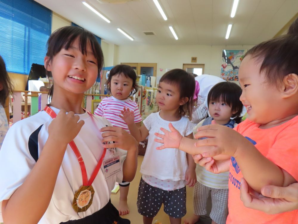 お礼に金メダルをプレゼント🏅
いっぱい遊んでくれてありがとう✨