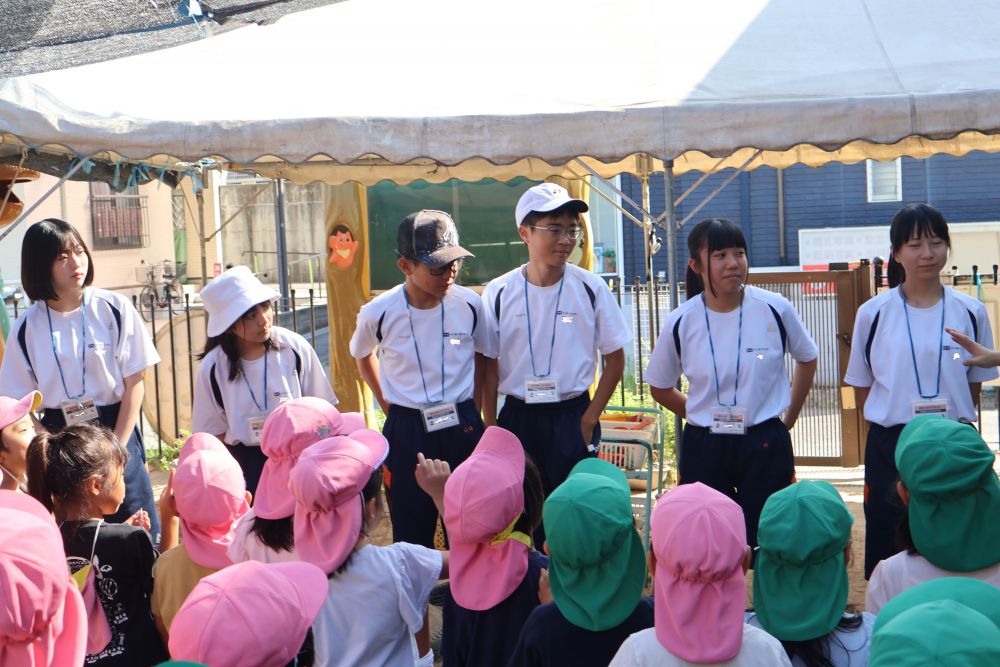 職場体験第3弾は日比崎中学校より
お兄さんお姉さんが6人来てくれました。

子ども達との対面しまずは自己紹介

同じ名前のお姉ちゃん♡
「○ちゃんといっしょ～」

