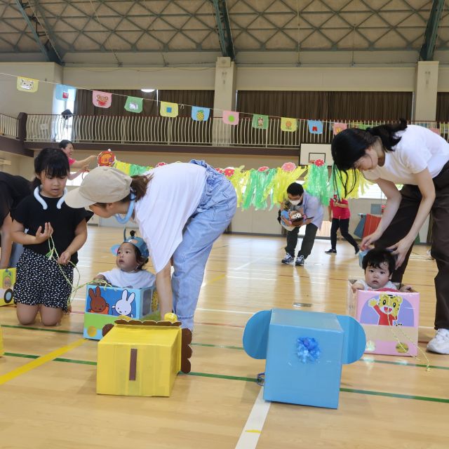 0.1歳児運動会　～ウサギ親子競技～