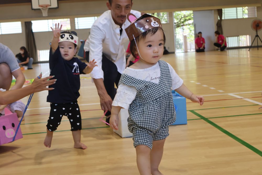 会場に慣れてきて、お家の方を置いてスタコラサッサ・・・
