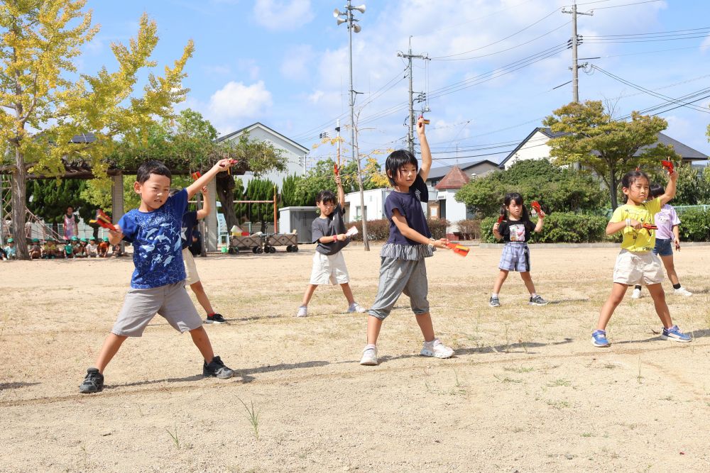 今日は高西公園でリハーサル
室内で踊るのとは全く違う・・・
かけ声の聞こえ方
隣の友達との距離
見える景色

そんな中でも、堂々と踊り切った姿は本当にかっこいいです！！