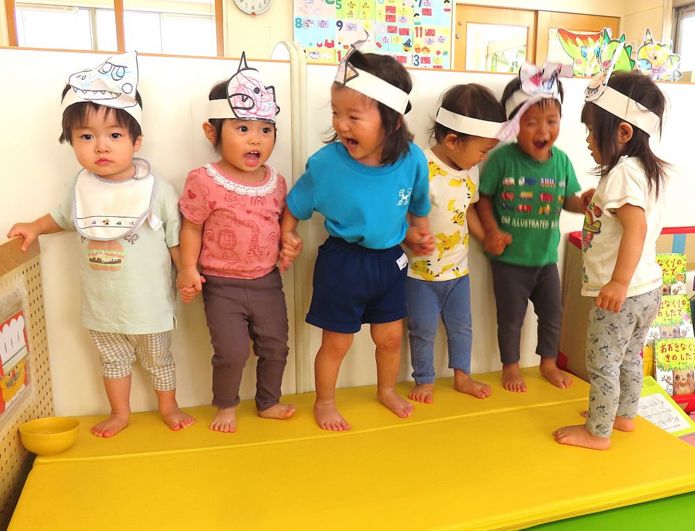 🐤ステージで、歌と踊り🎶
　
　　　　　　・・・音楽の秋🍂