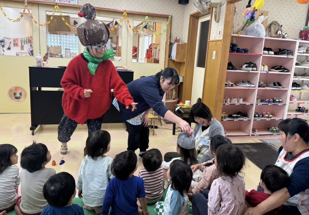 今日は「もったいない ばあさん」が来たよ！
お水のだしっぱなし⋯
お茶碗についたごはんつぶ⋯

「もったいな～い」言って来た！！！
もったいないことしていると、
もったいないばあさんになっちゃう！？

中々のリアルなおばあさんに、
みんな大笑い&釘付け👀

みんなもったいないことしたらダメだよ～☝️